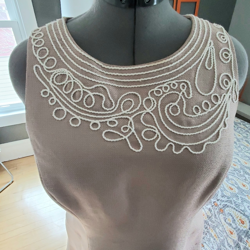 Anne Klein beige tweed embroidered dress 14